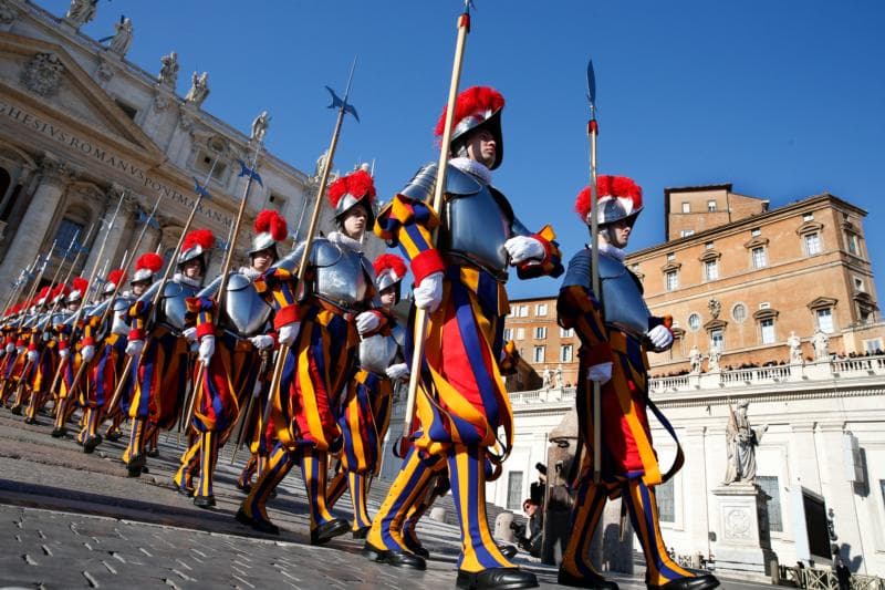 New Vatican doc displays simplified, decentralized curia