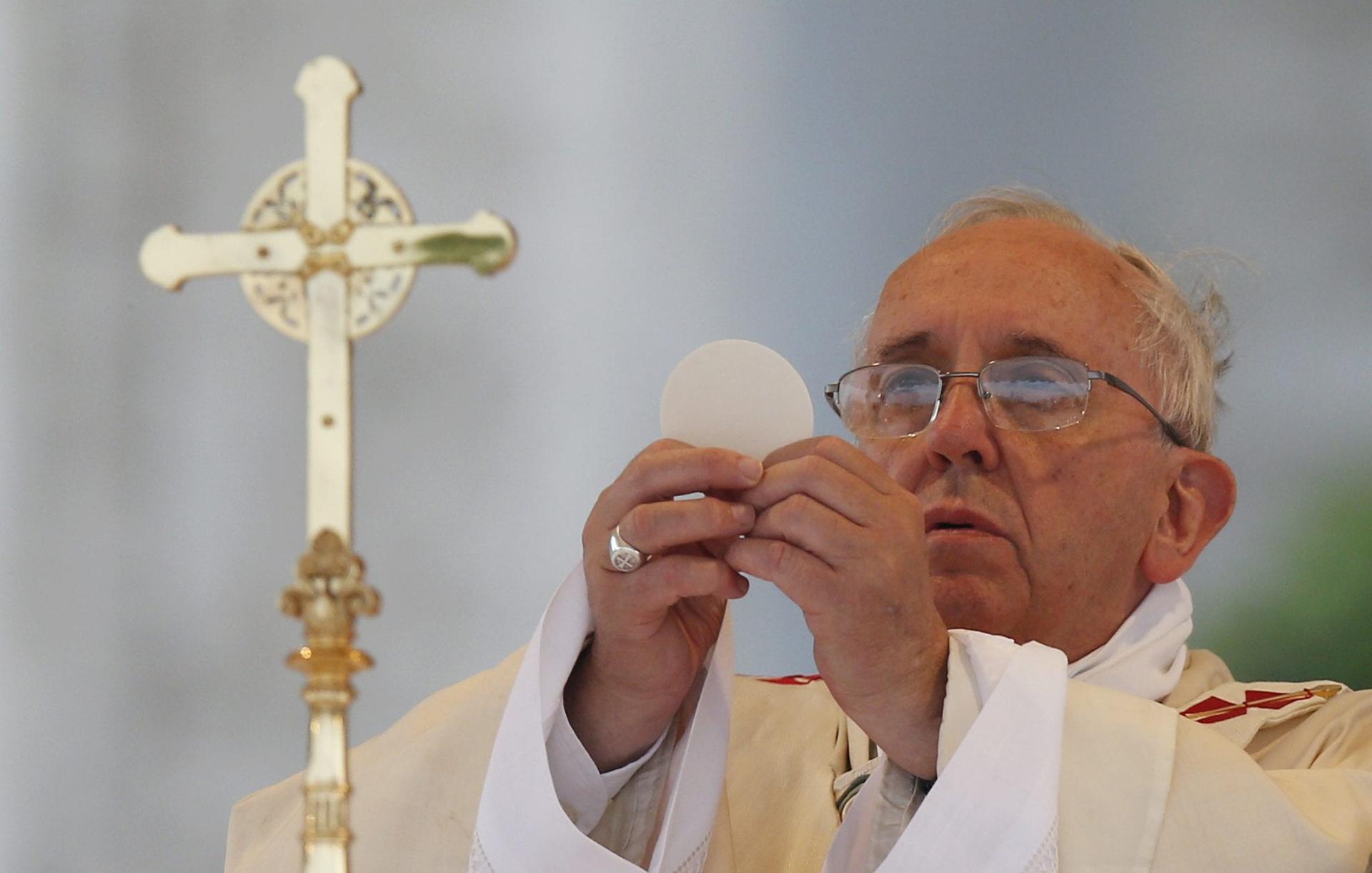 The Real Presence: What do Catholics believe and how Church can respond