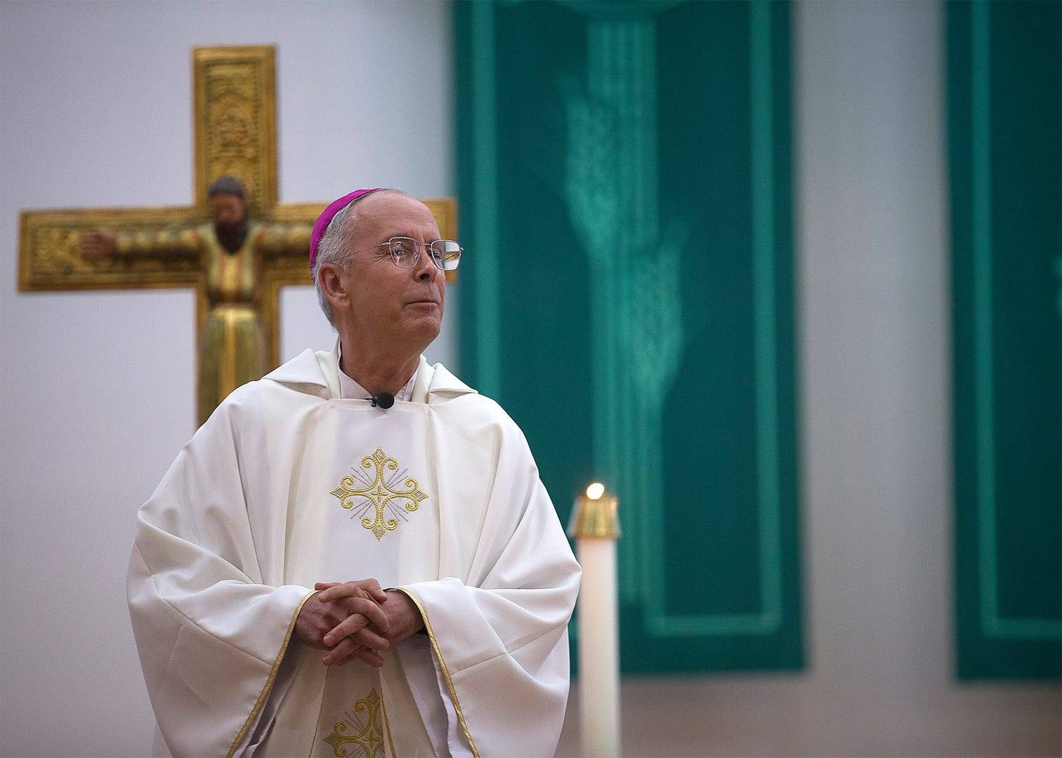 Bishop Mark J. Seitz of El Paso, Texas, celebrates Mass at St. Pius X Church in El Paso Sept. 23, 2019. (Credit: Tyler Orsburn/CNS.)