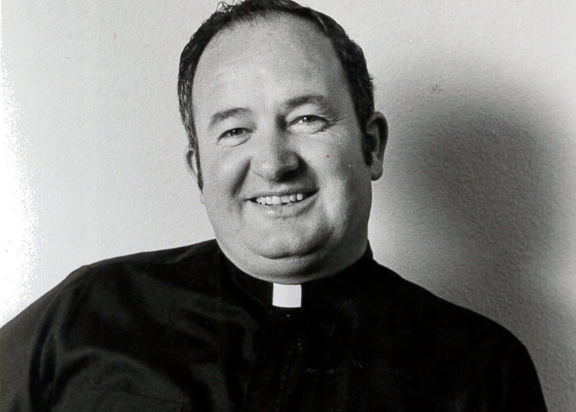 Priest who was San Diego icon for his ministry to homeless dies at age 80